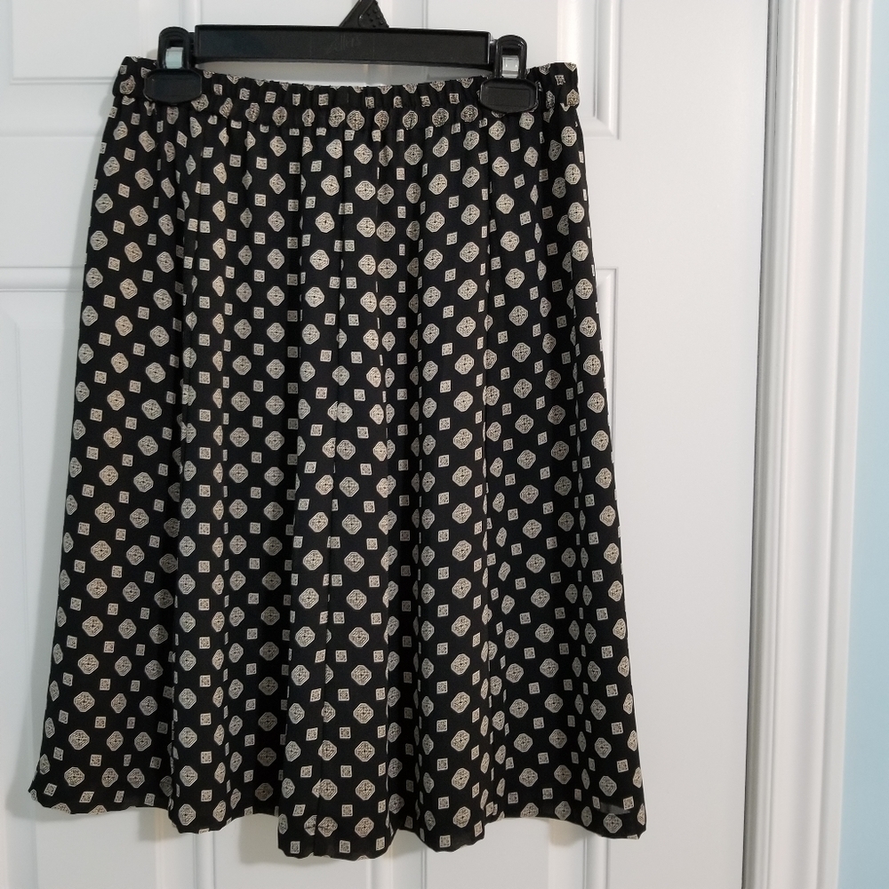 Silky skirt, elastic waist